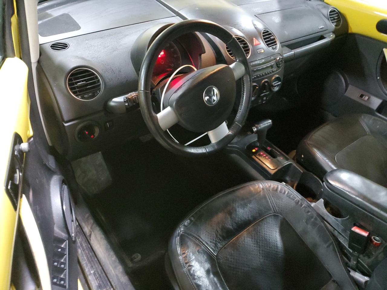 2007 Volkswagen Beetle - Image 8