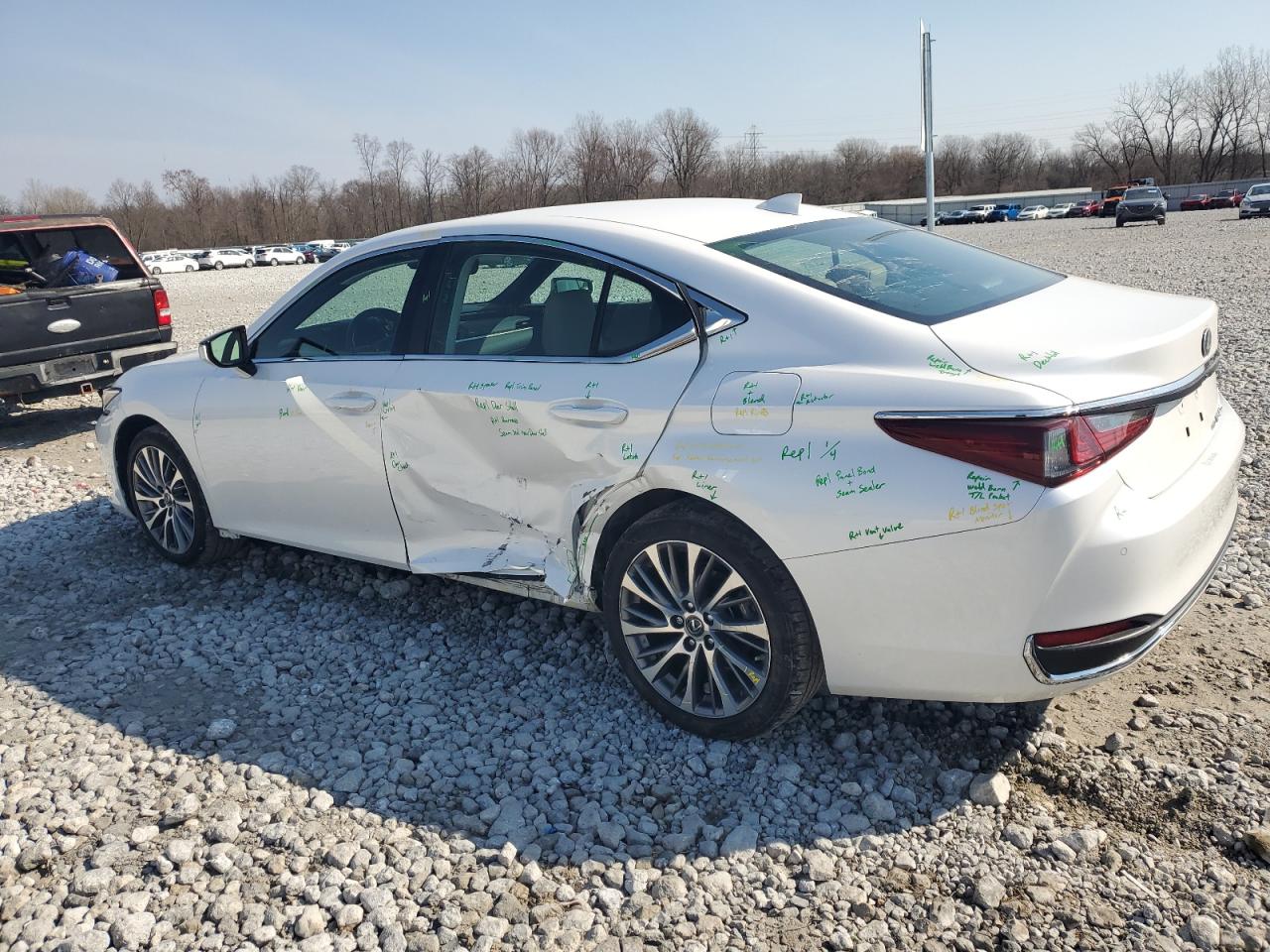 2021 Lexus ES - Image 2