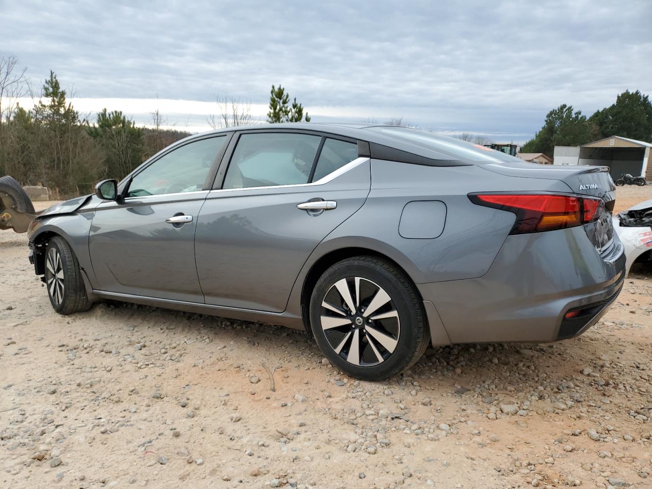 2021 Nissan Altima - Image 2