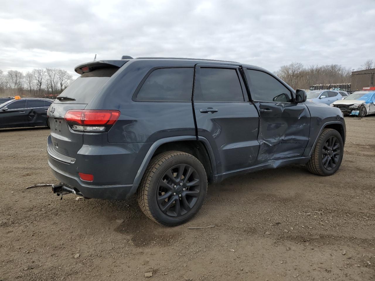 2018 Jeep Grand Cherokee - Image 3