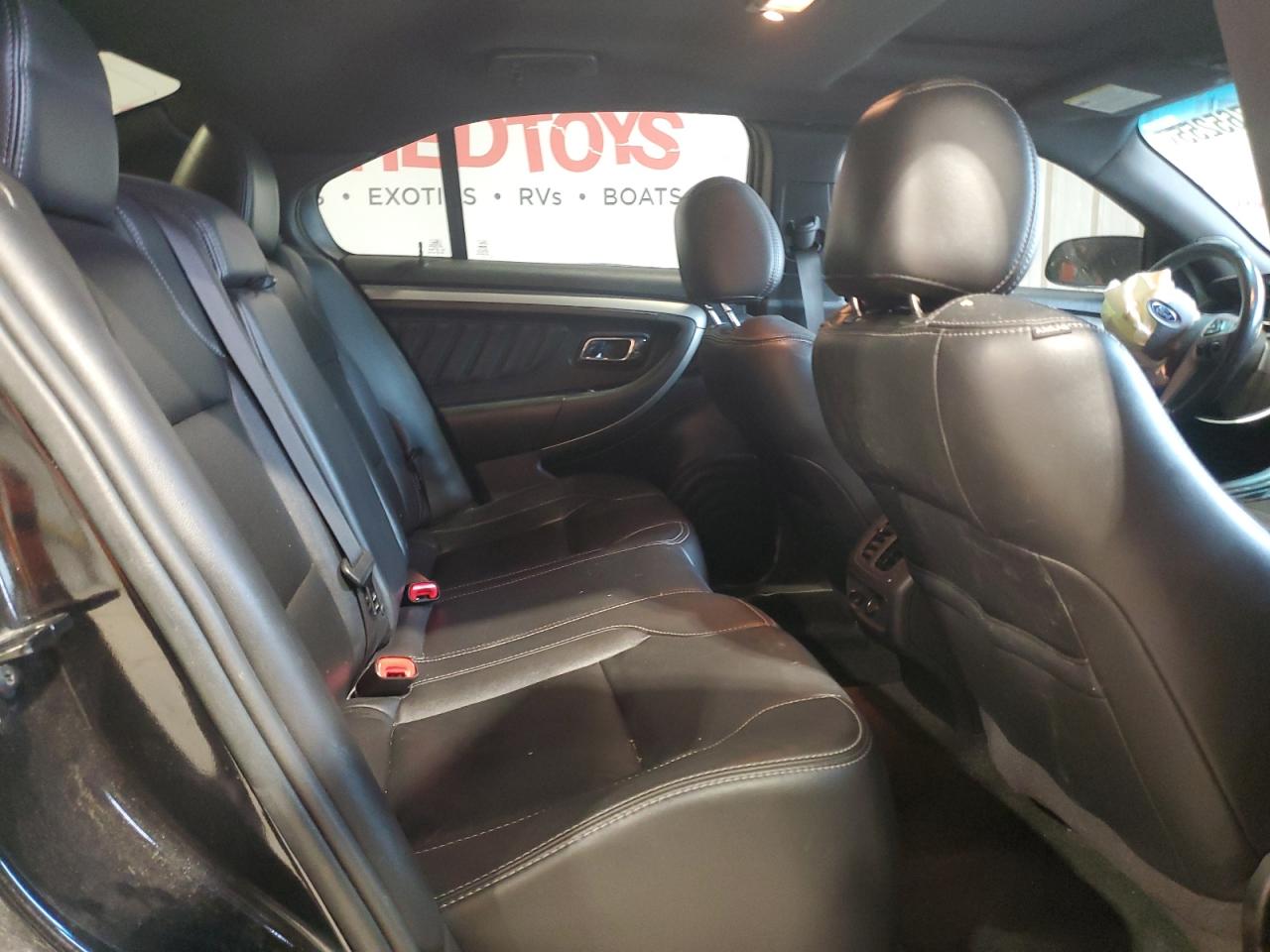 2014 Ford Taurus - Image 10
