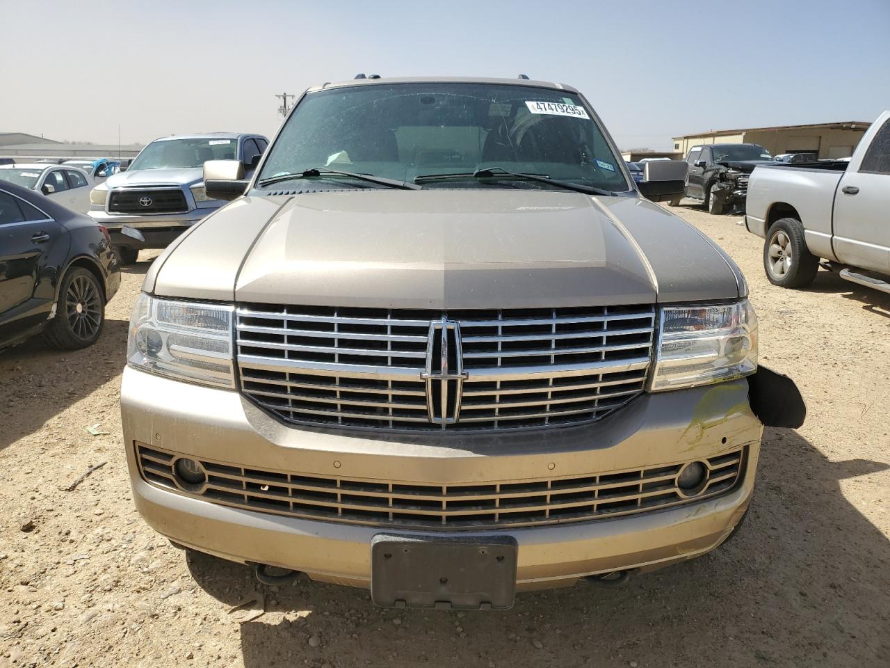 2014 Lincoln Navigator - Image 5