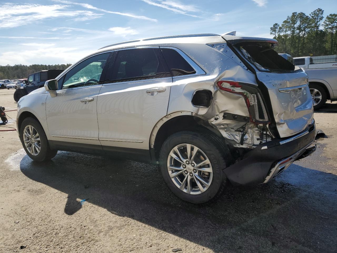 2020 Cadillac XT5 - Image 2