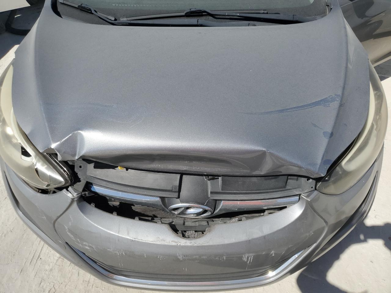 2014 Hyundai Elantra - Image 11