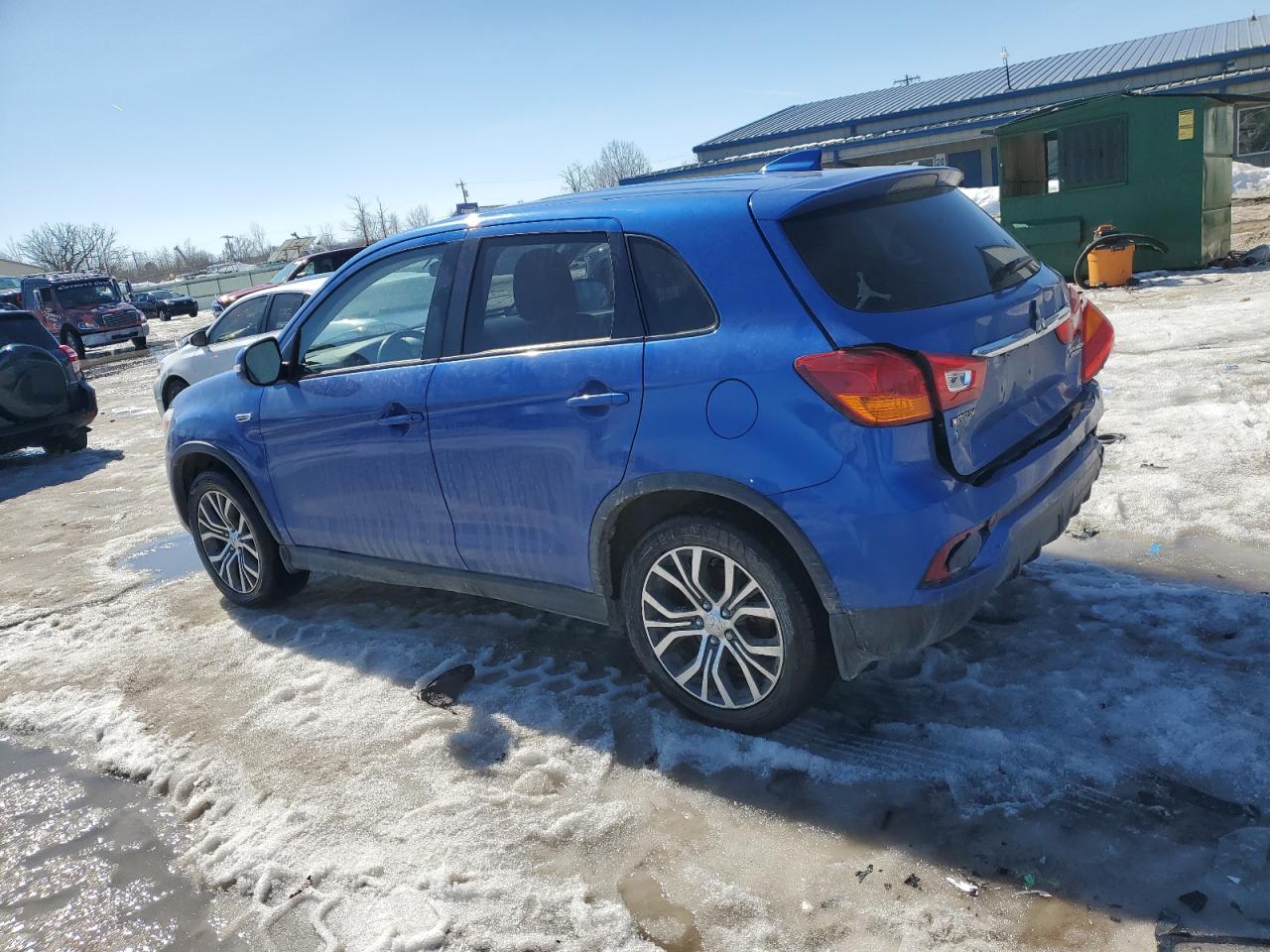 2018 Mitsubishi Outlander - Image 2