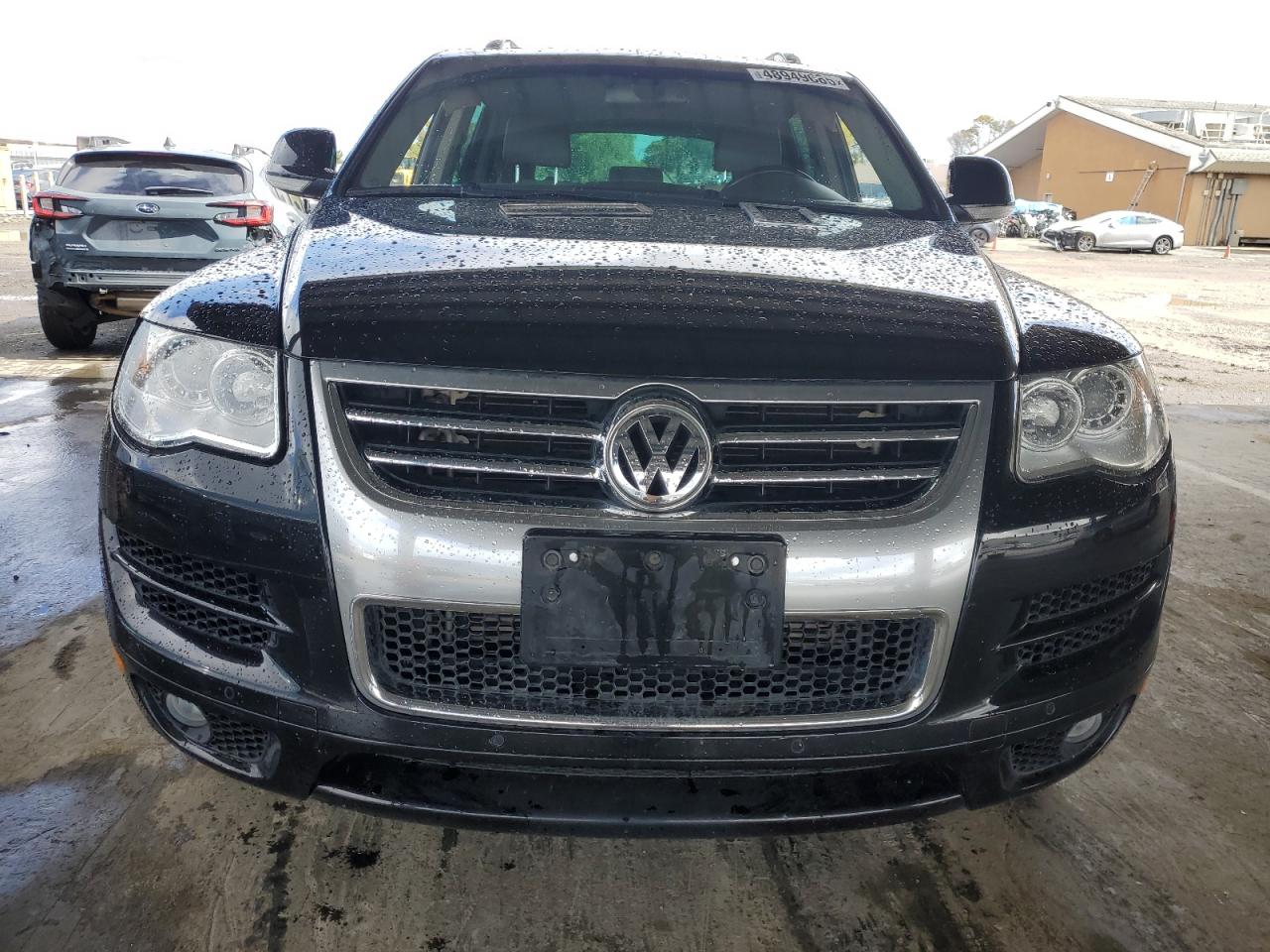 2010 Volkswagen Touareg - Image 5