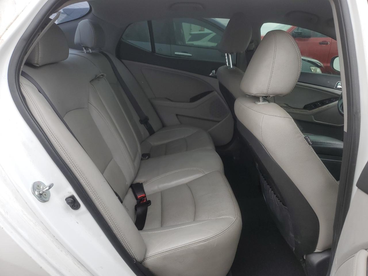 2012 Kia Optima - Image 10