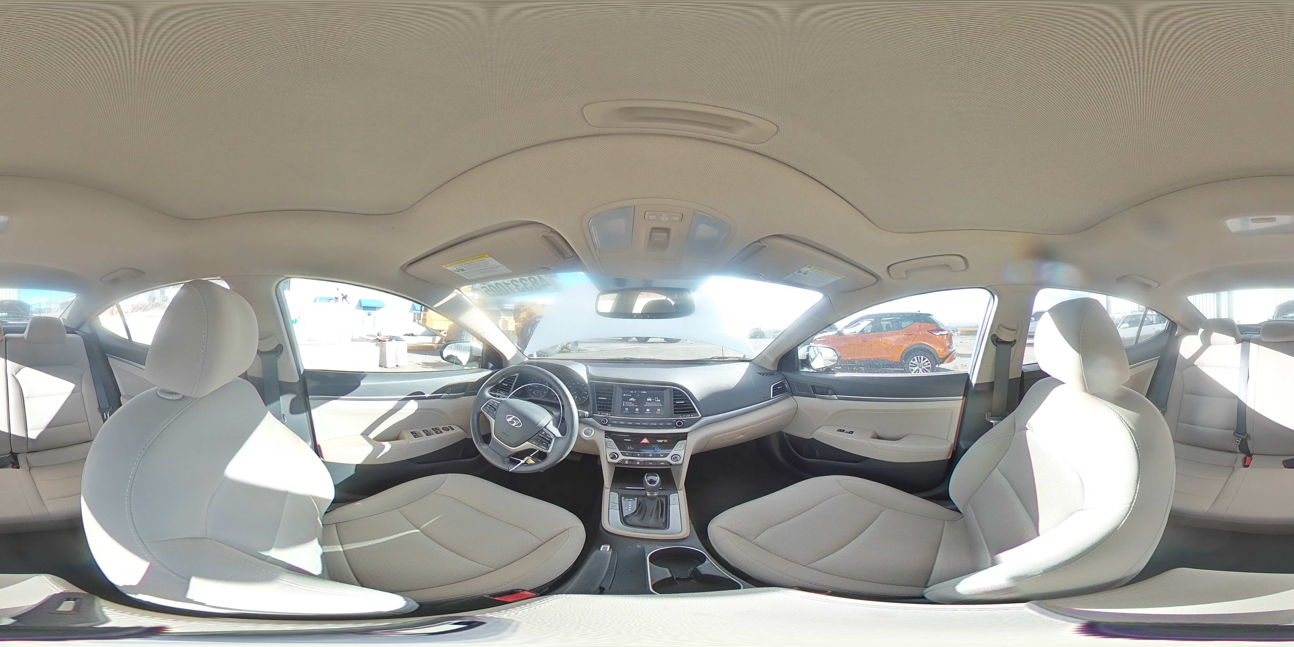 2017 Hyundai Elantra - Image 13