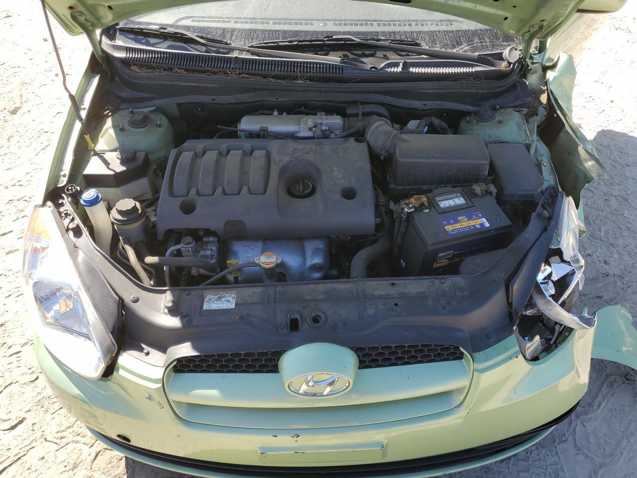 2010 Hyundai Accent - Image 13