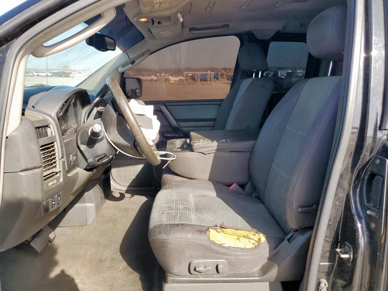 2005 Nissan Titan - Image 7