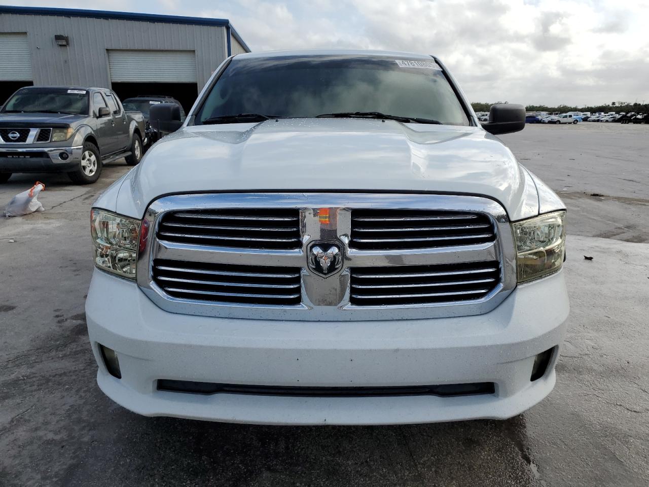 2016 RAM 1500 - Image 5