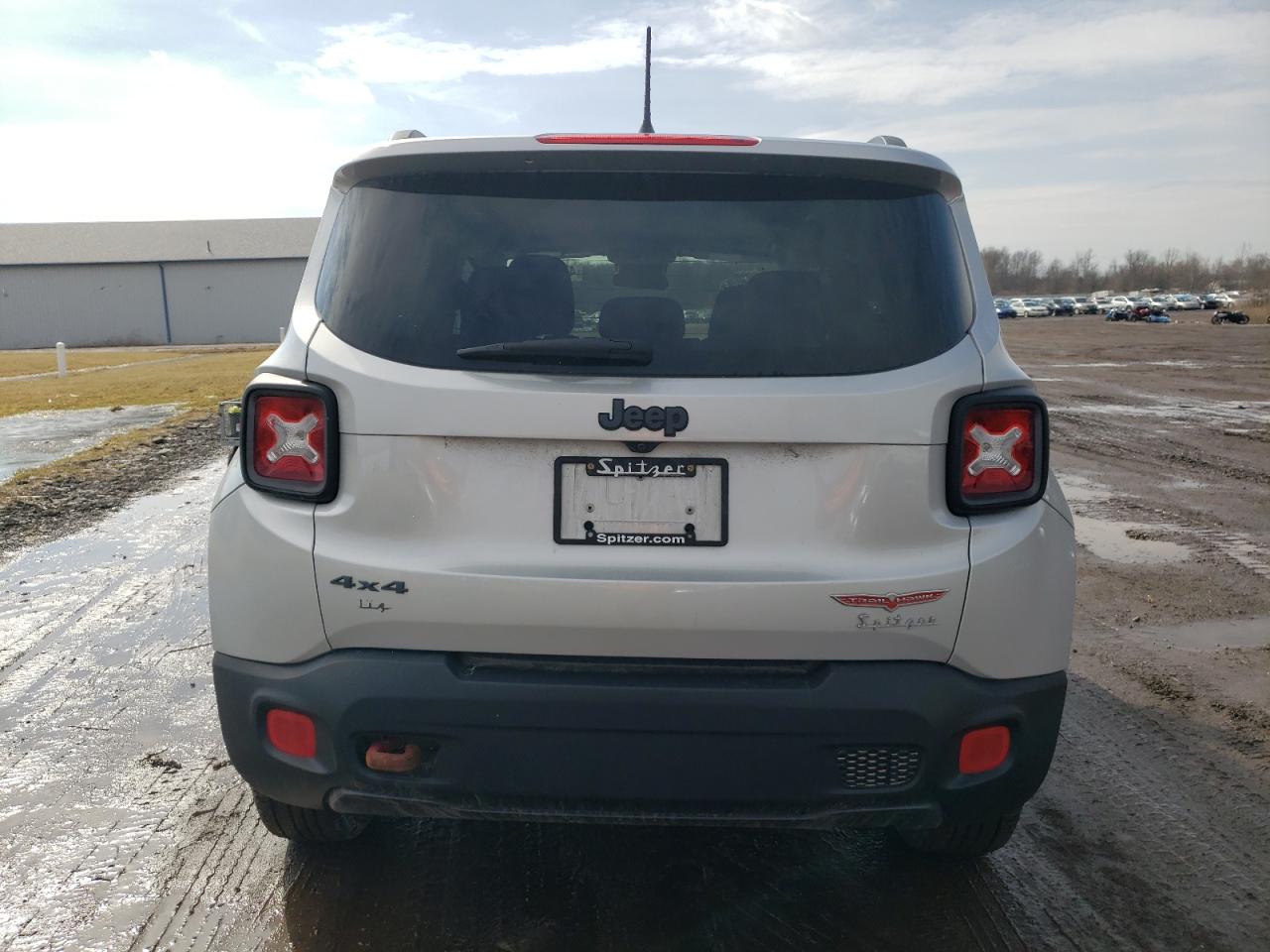 2016 Jeep Renegade - Image 6