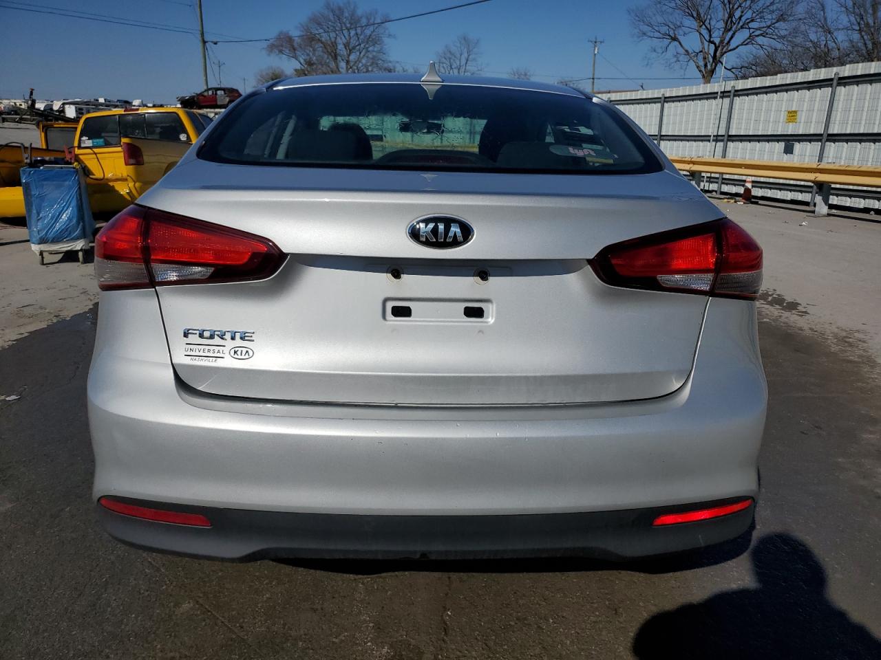 2017 Kia Forte - Image 6