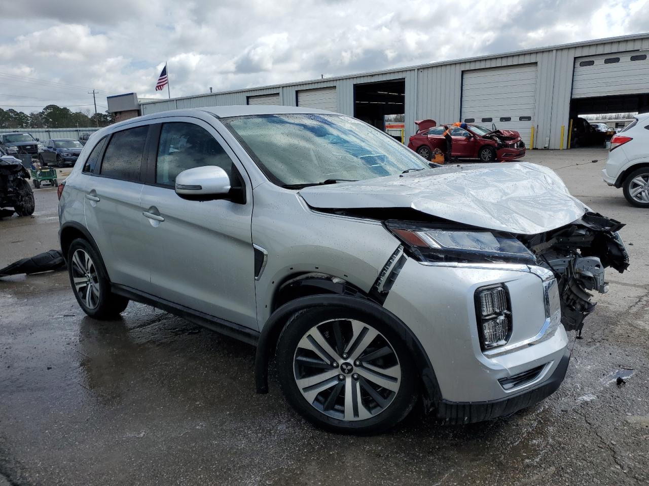 2021 Mitsubishi Outlander - Image 4