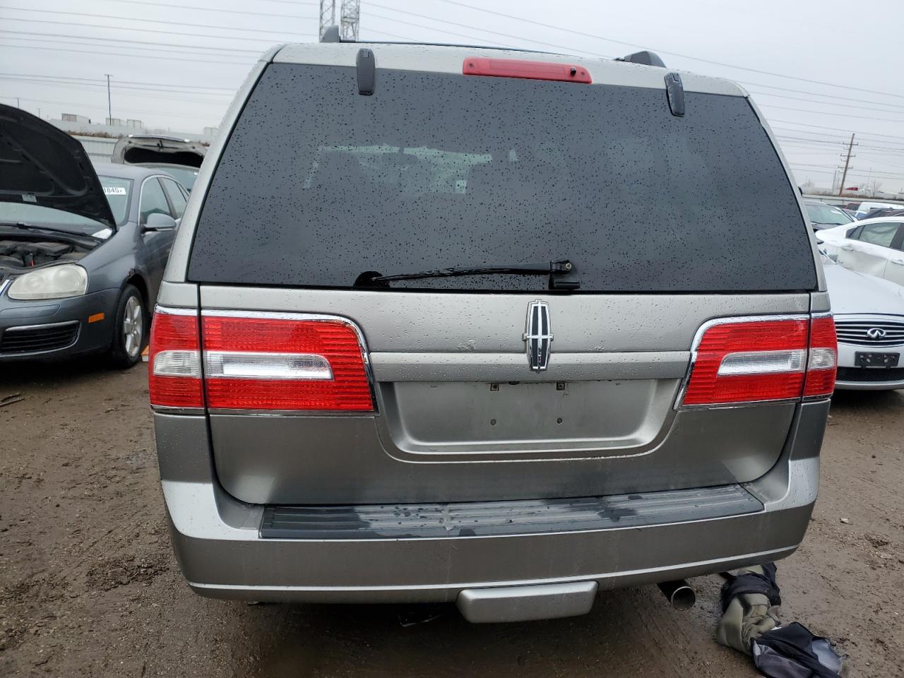 2008 Lincoln Navigator - Image 6