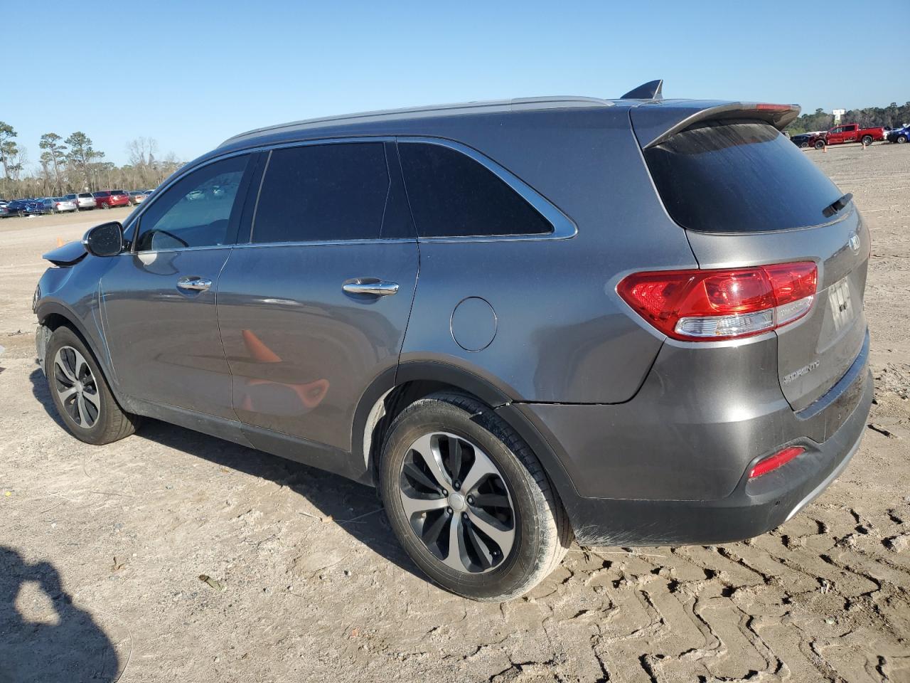 2017 Kia Sorento - Image 2