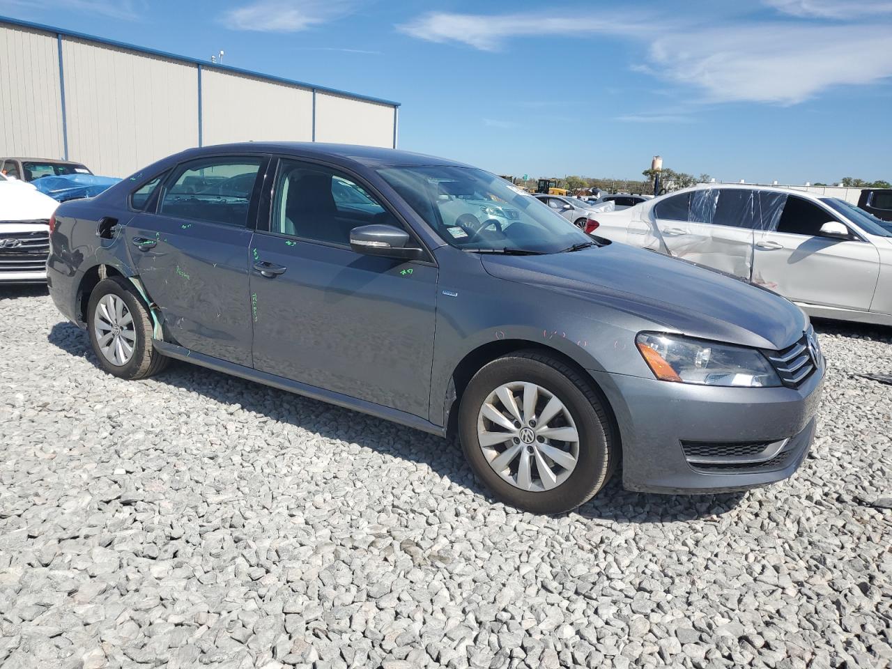 2015 Volkswagen Passat - Image 4