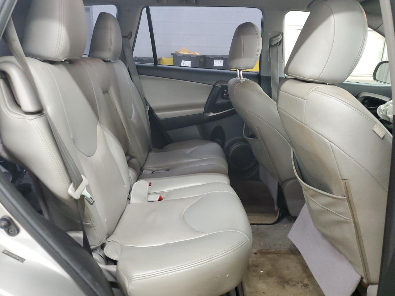 2012 Toyota RAV 4 - Image 11