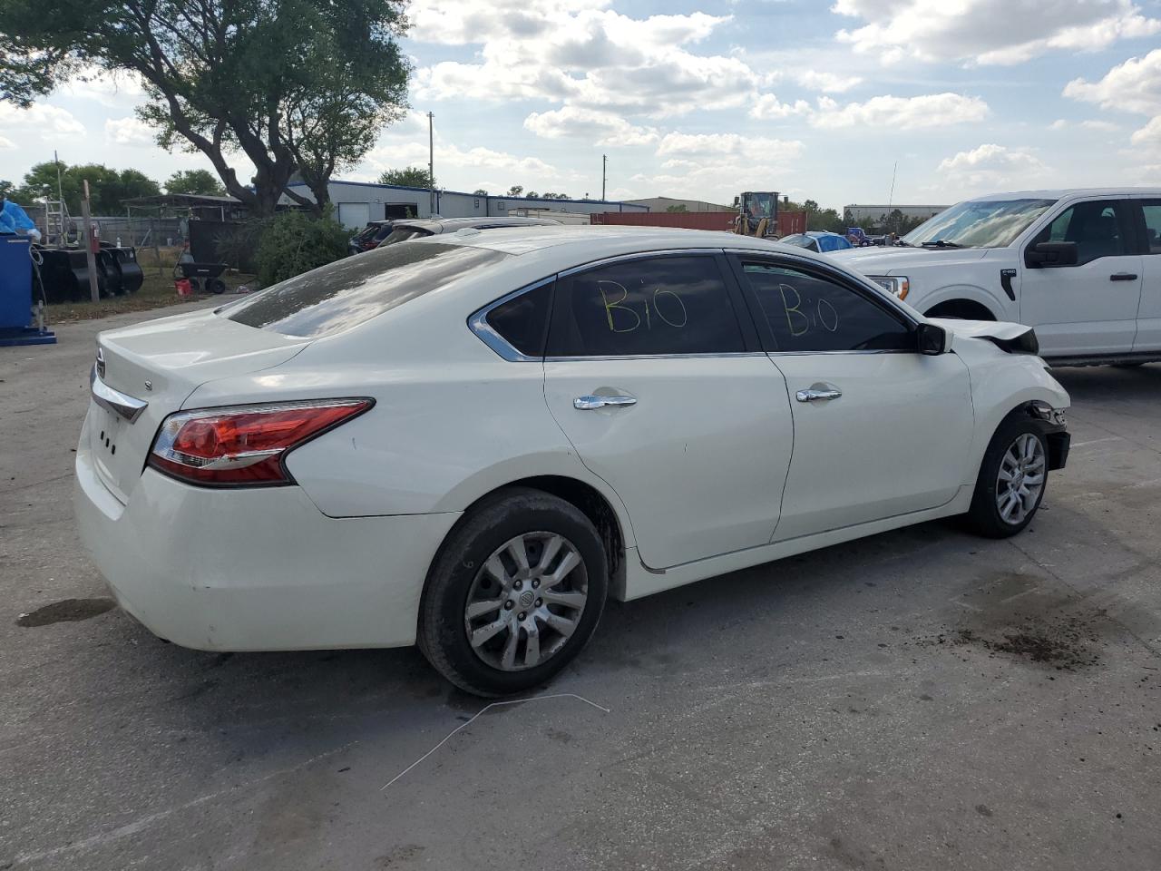 2015 Nissan Altima - Image 3