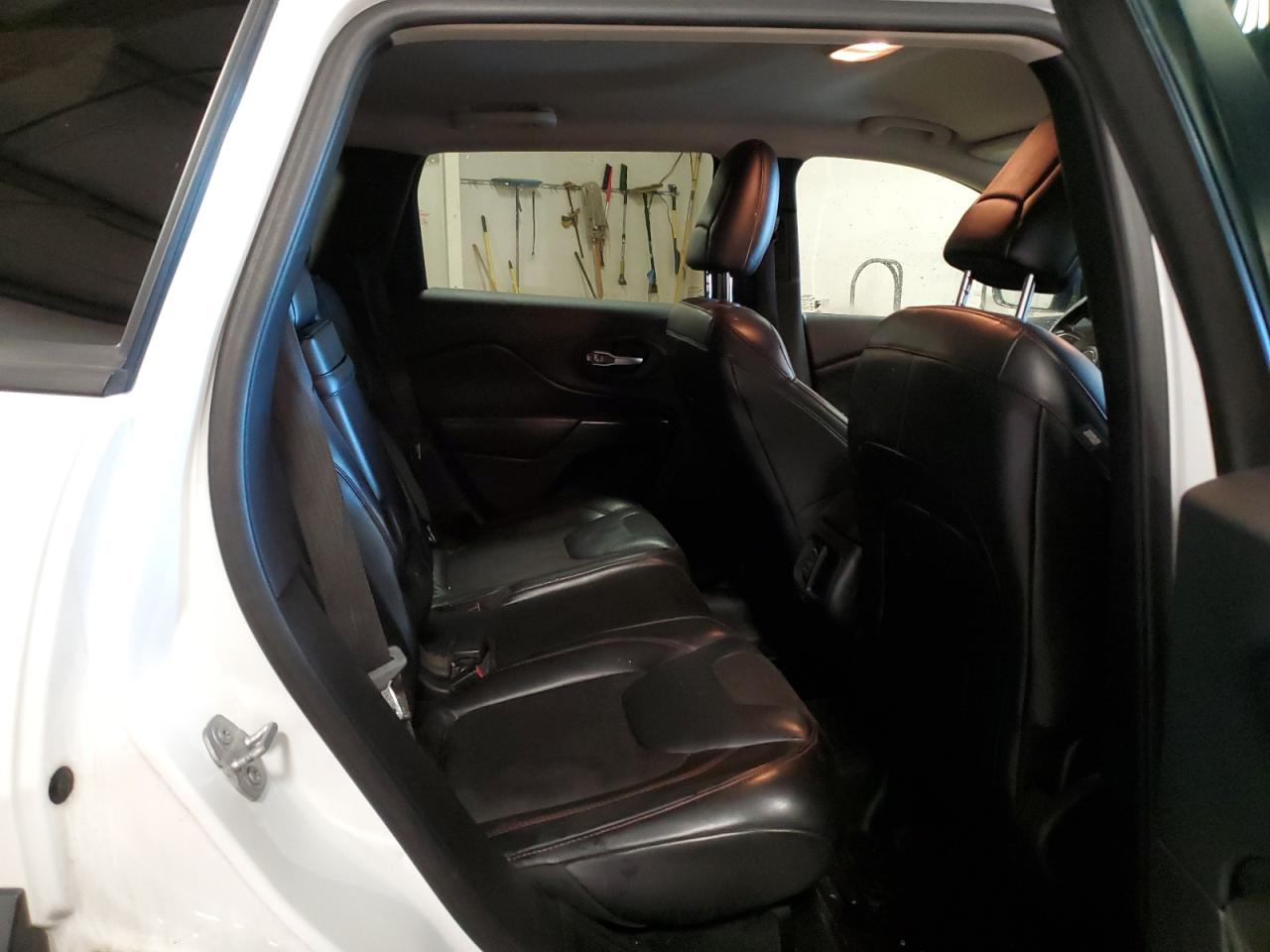 2015 Jeep Cherokee - Image 11