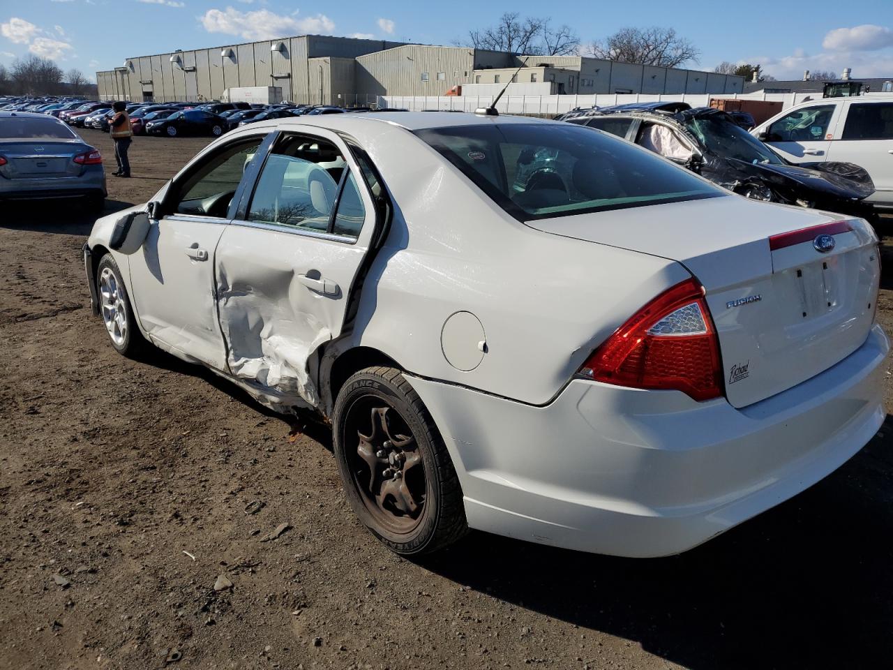 2011 Ford Fusion - Image 2