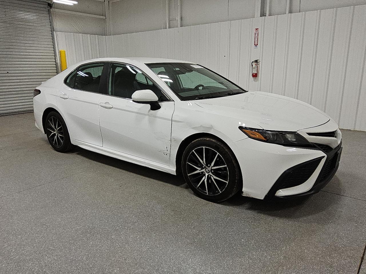 2021 Toyota Camry - Image 4