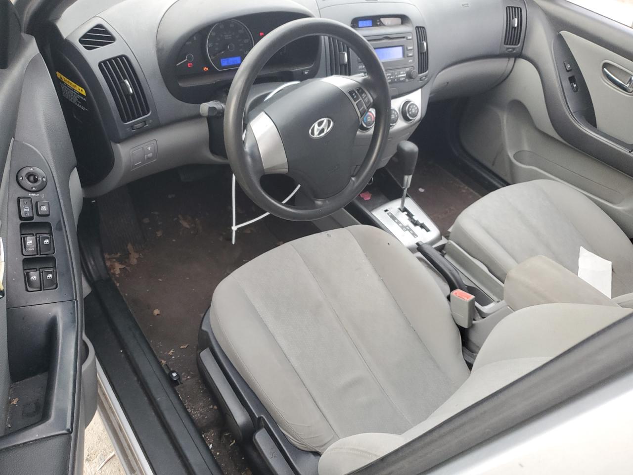 2010 Hyundai Elantra - Image 8