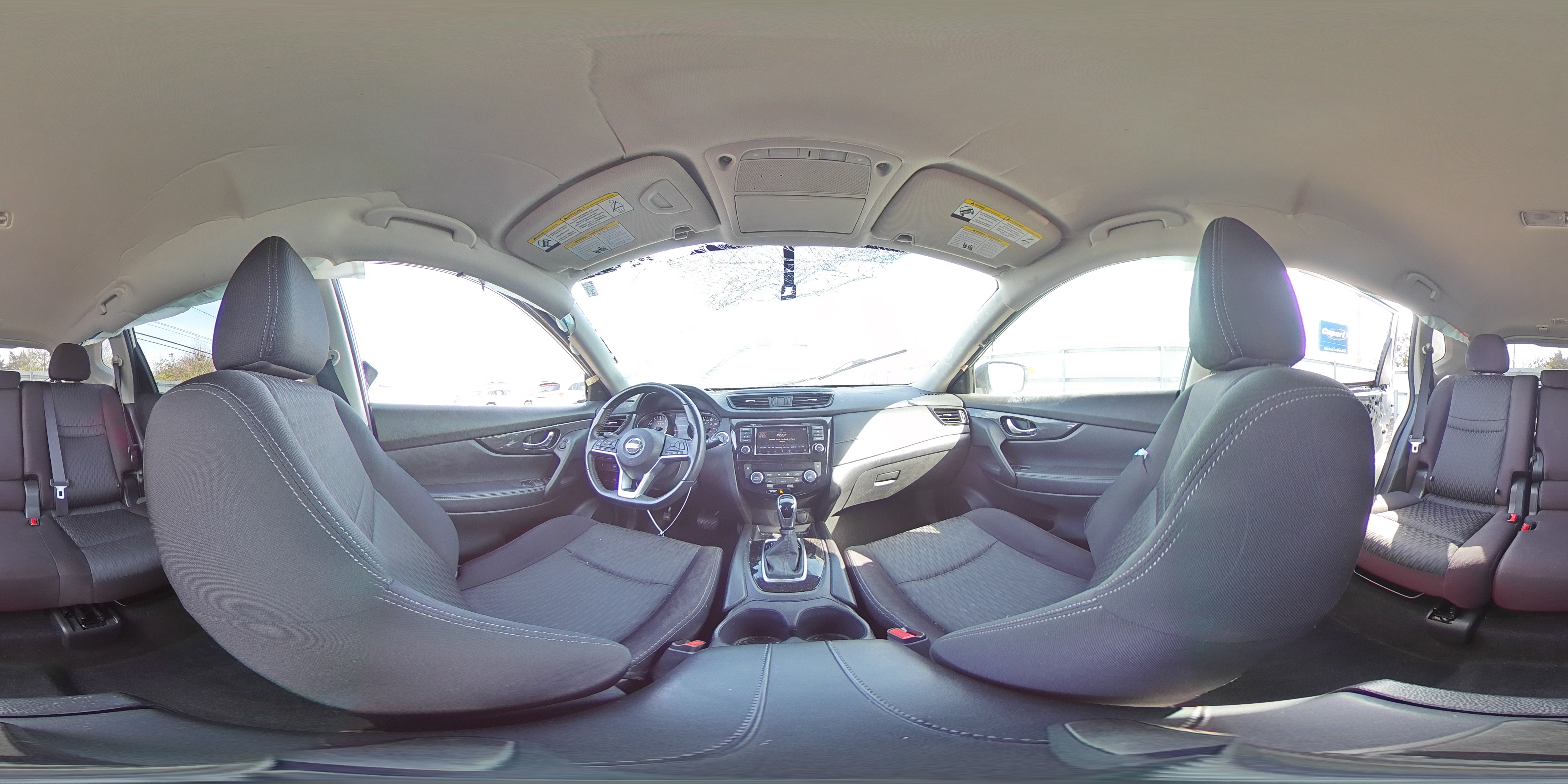 2018 Nissan Rogue - Image 14