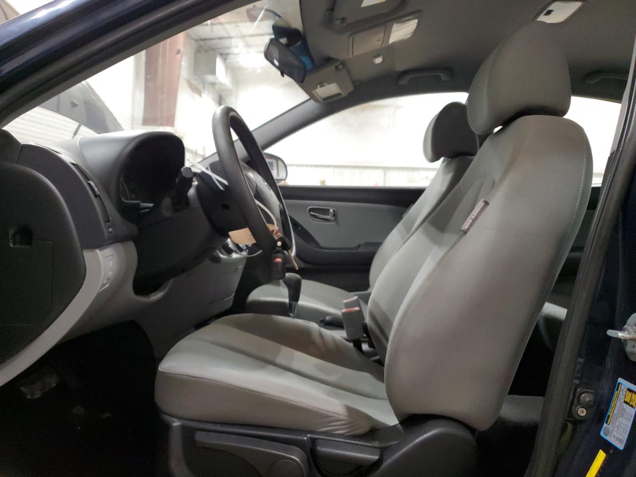 2010 Hyundai Elantra - Image 7