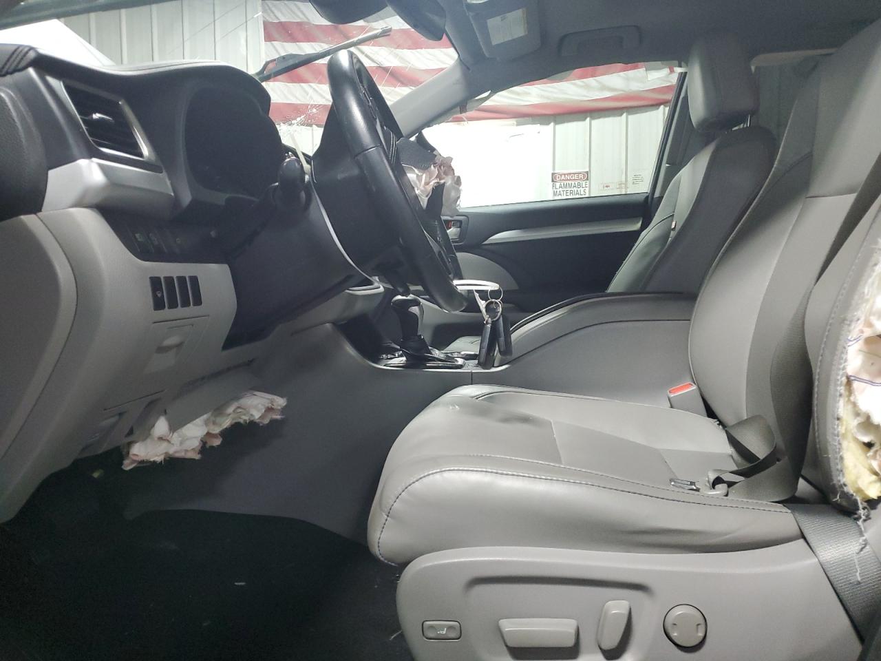 2017 Toyota Highlander - Image 7