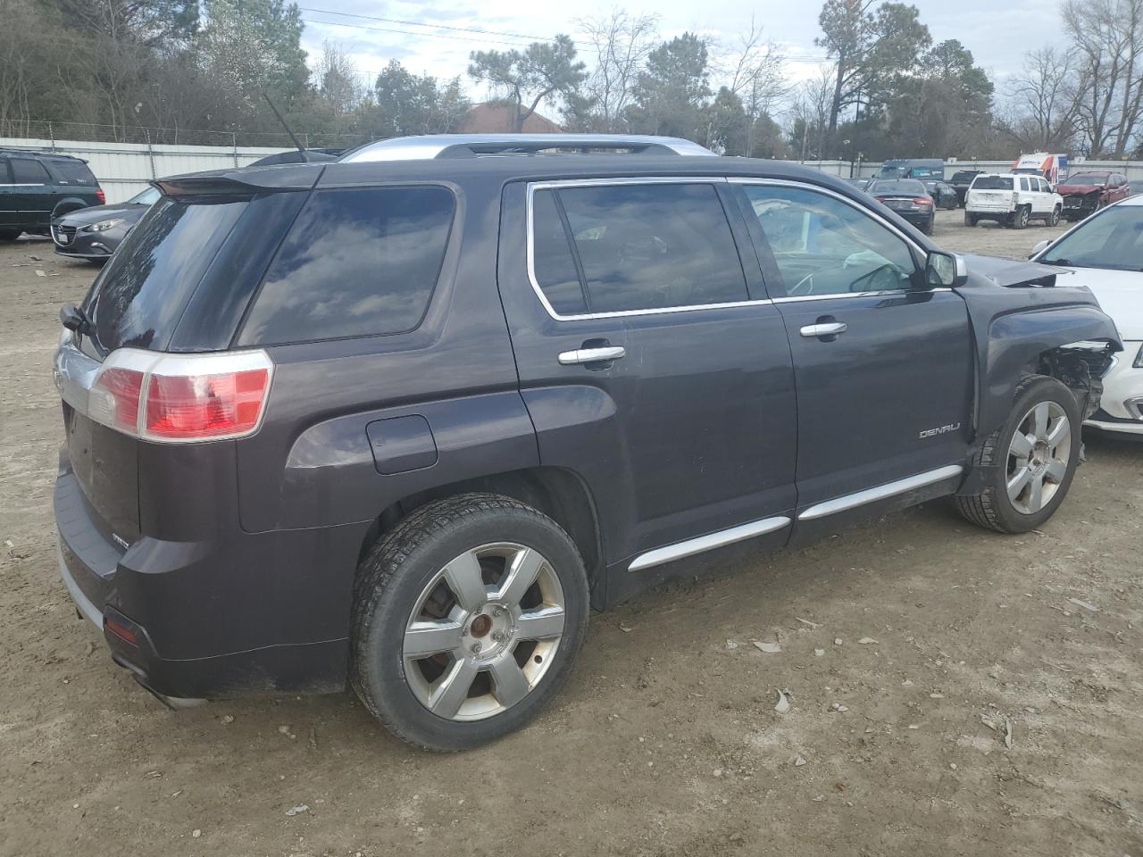 2014 GMC Terrain - Image 3