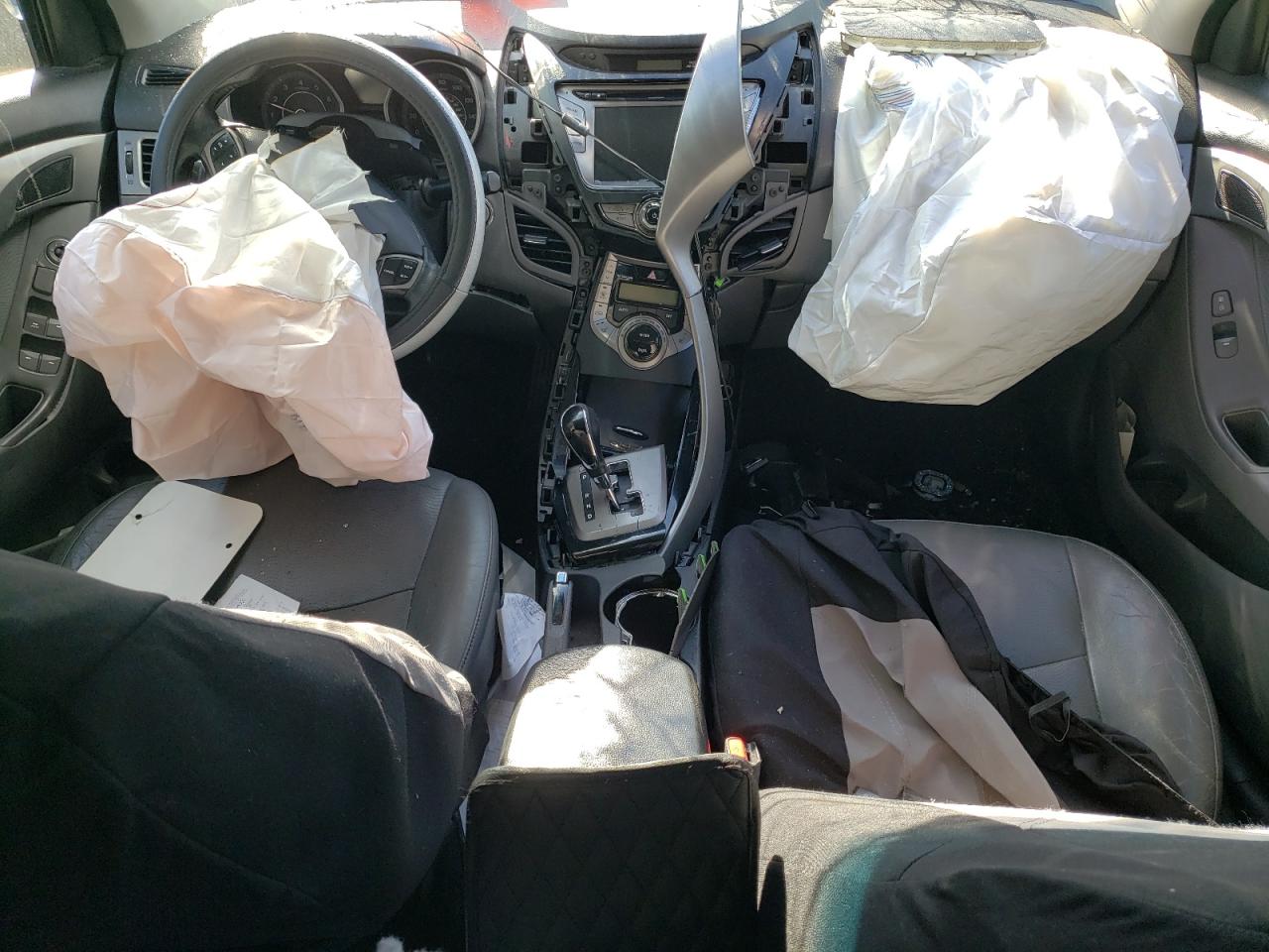 2013 Hyundai Elantra - Image 8