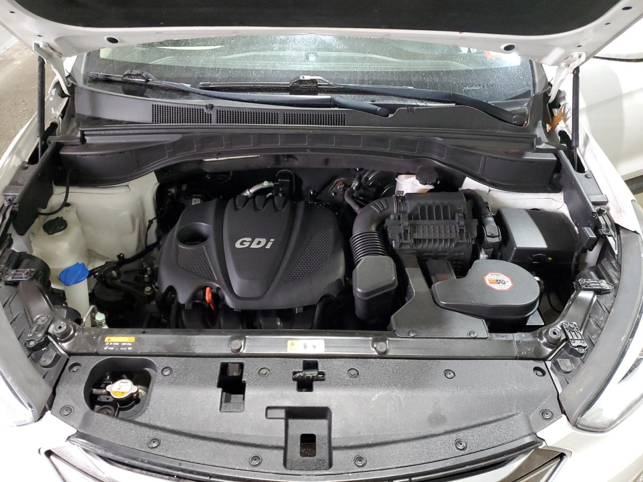 2016 Hyundai Santa Fe - Image 12