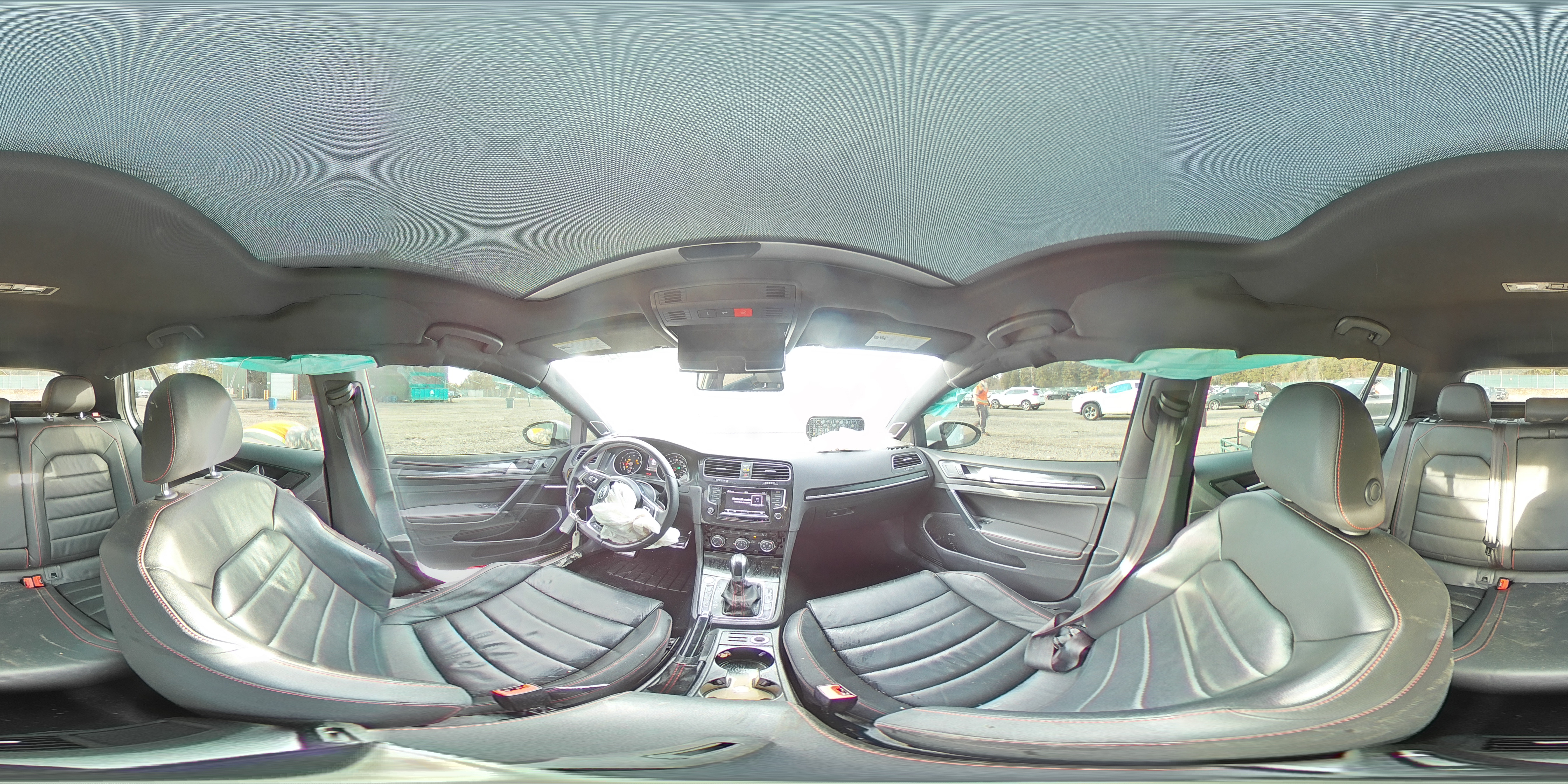 2015 Volkswagen GTI - Image 13