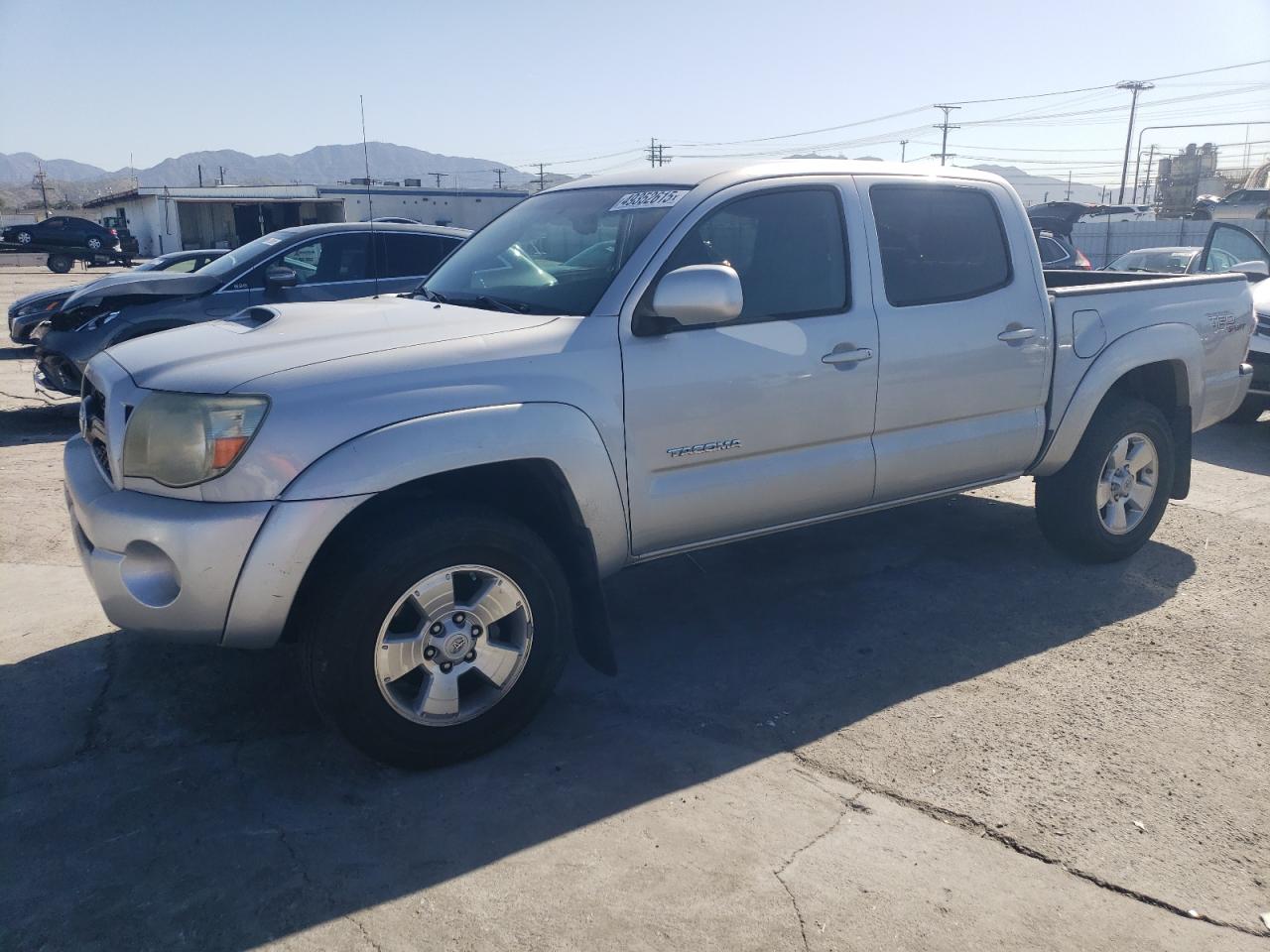 2011 Toyota Tacoma Double Cab продається в Sun Valley, CA - Side