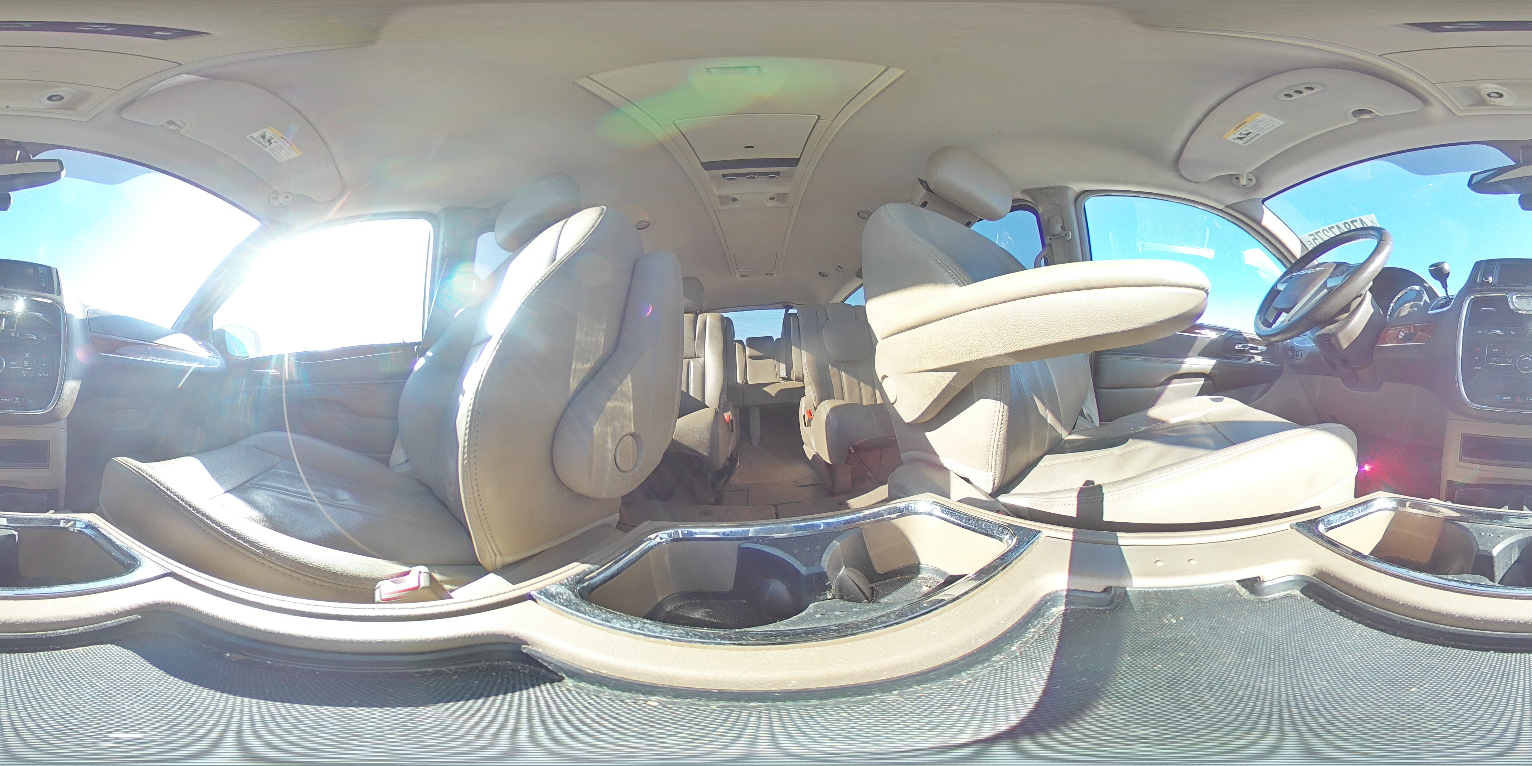 2013 Chrysler Town & Country - Image 16