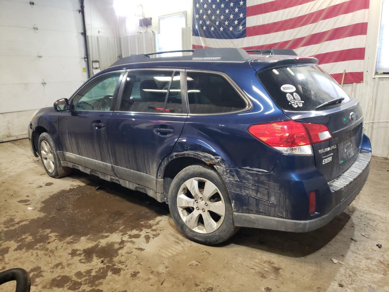 2011 Subaru Outback - Image 2