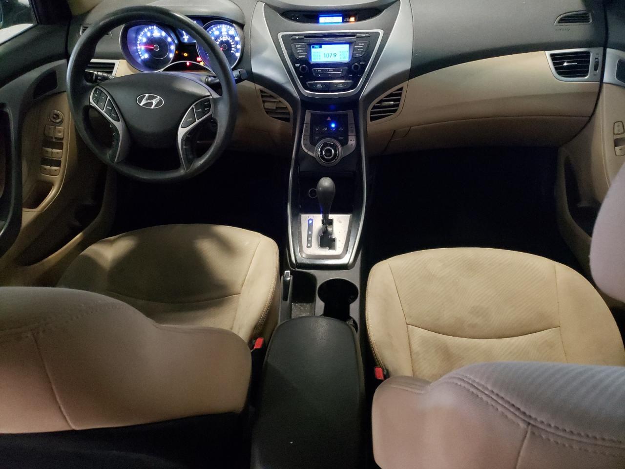 2013 Hyundai Elantra - Image 8