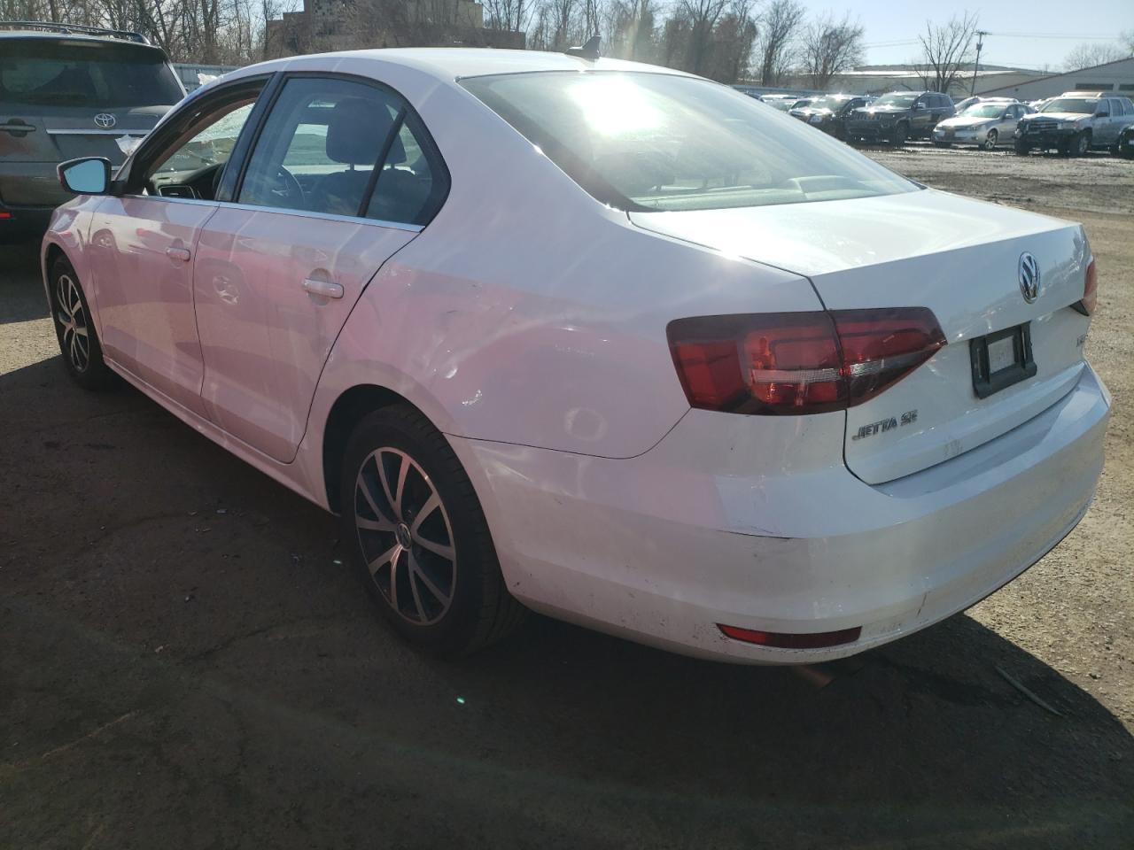 2017 Volkswagen Jetta - Image 2