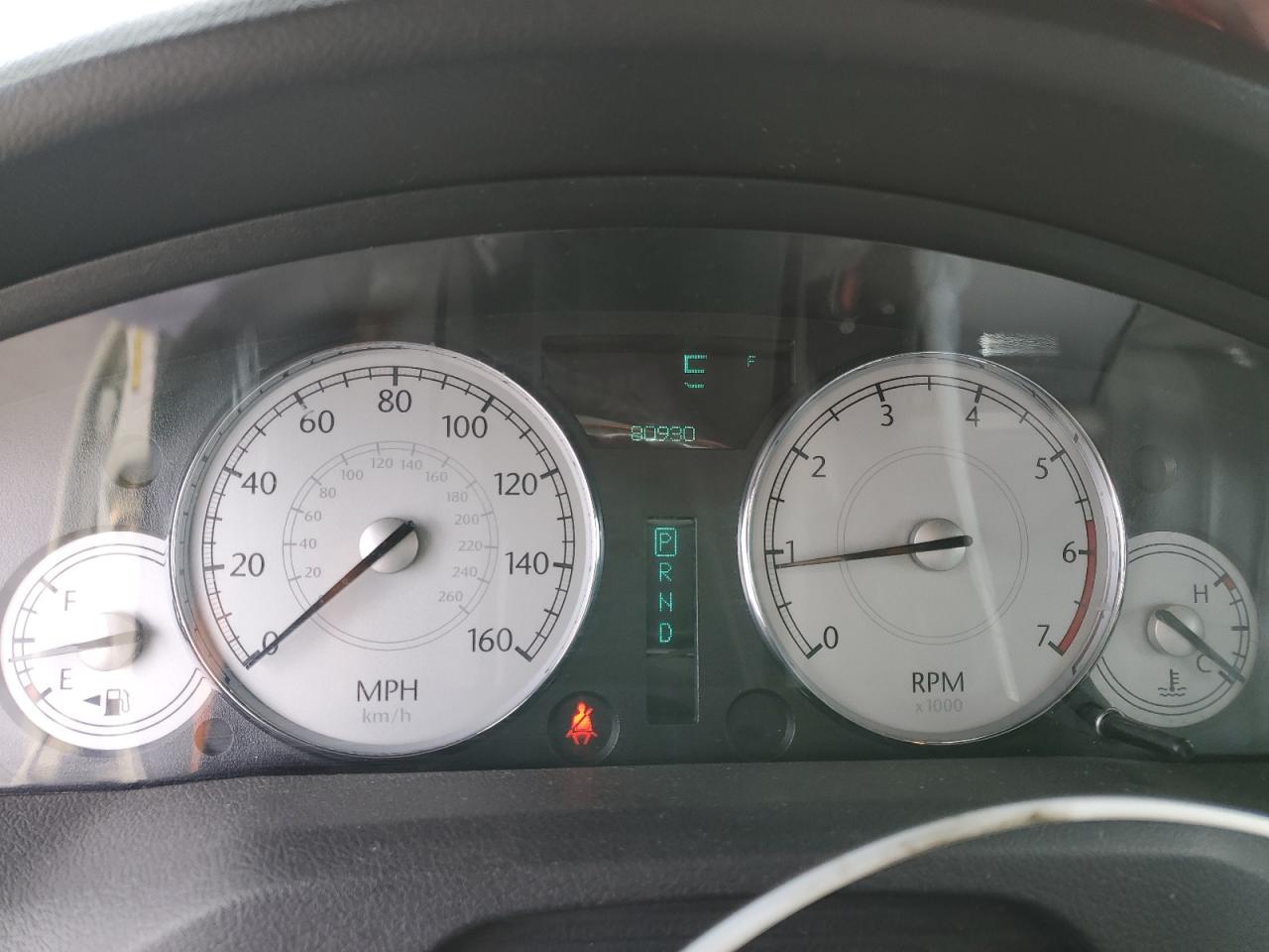 2005 Chrysler 300 - Image 9