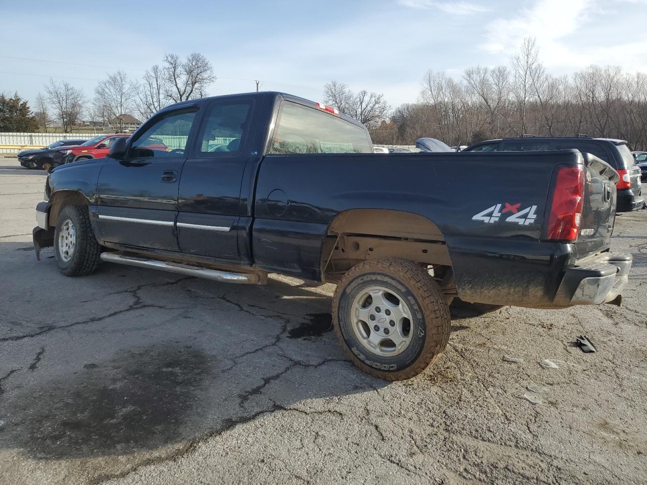 2004 Chevrolet Silverado - Image 2