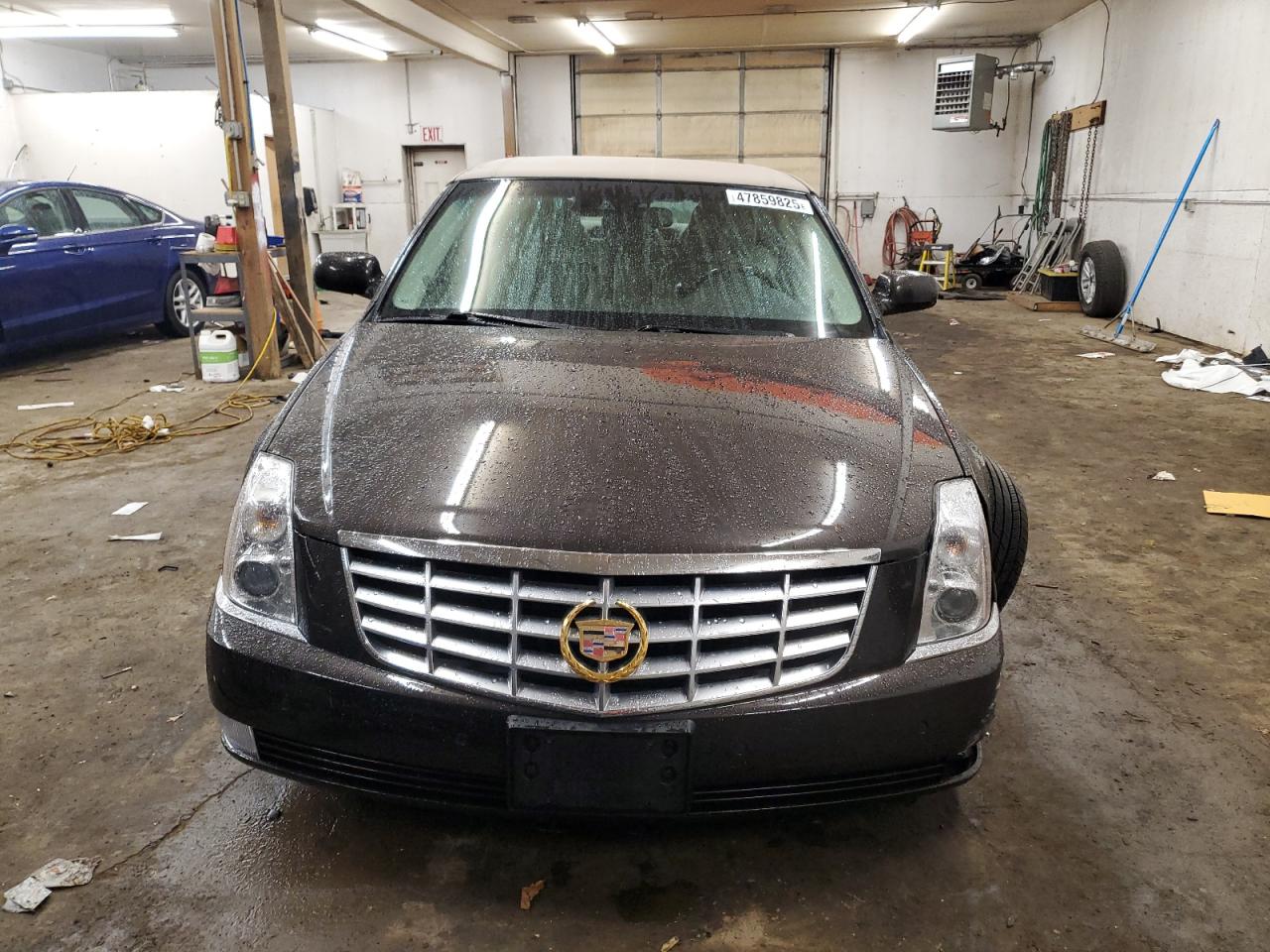 2009 Cadillac DTS - Image 5