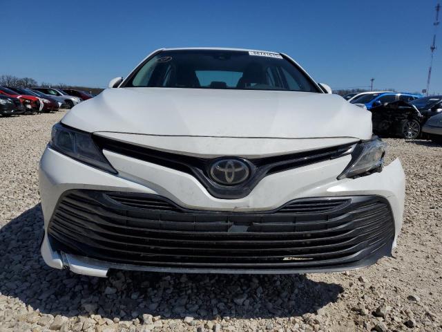  TOYOTA CAMRY 2018 Белы