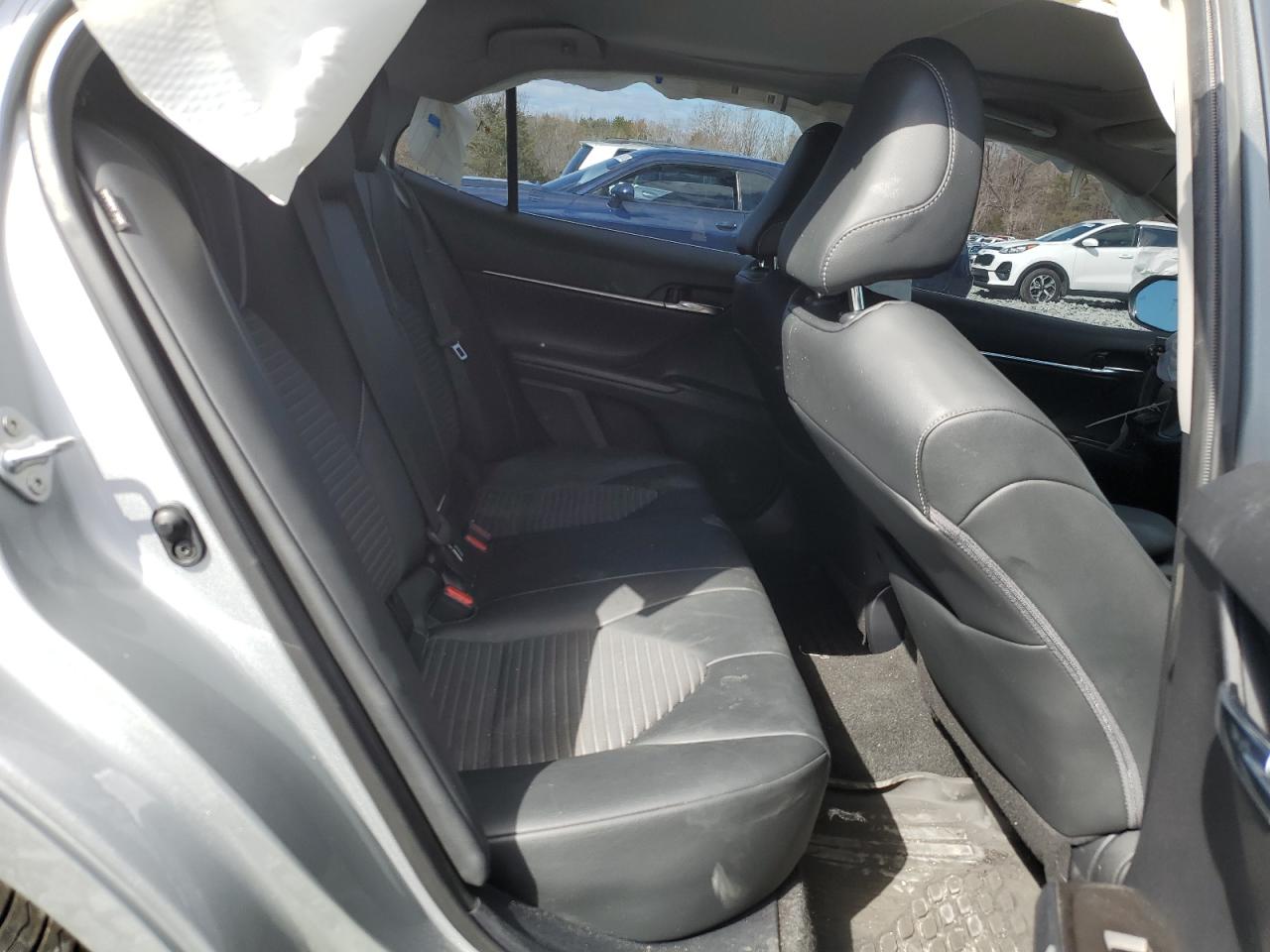 2022 Toyota Camry - Image 11
