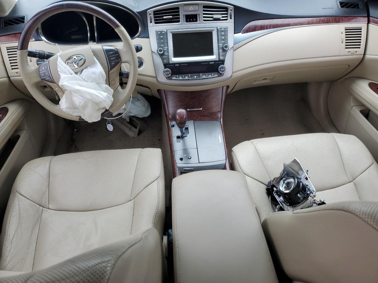 2011 Toyota Avalon - Image 8