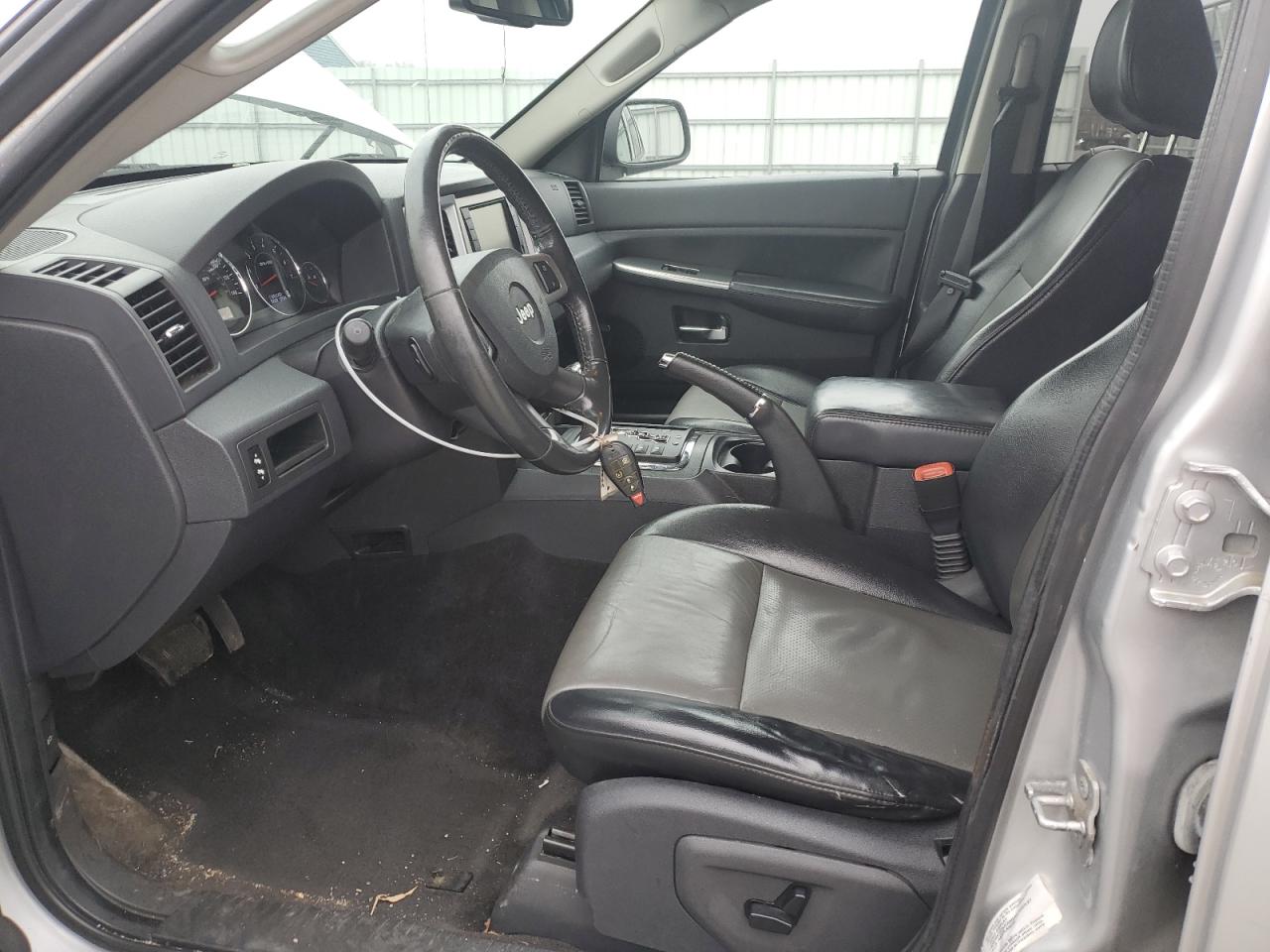 2010 Jeep Grand Cherokee - Image 7