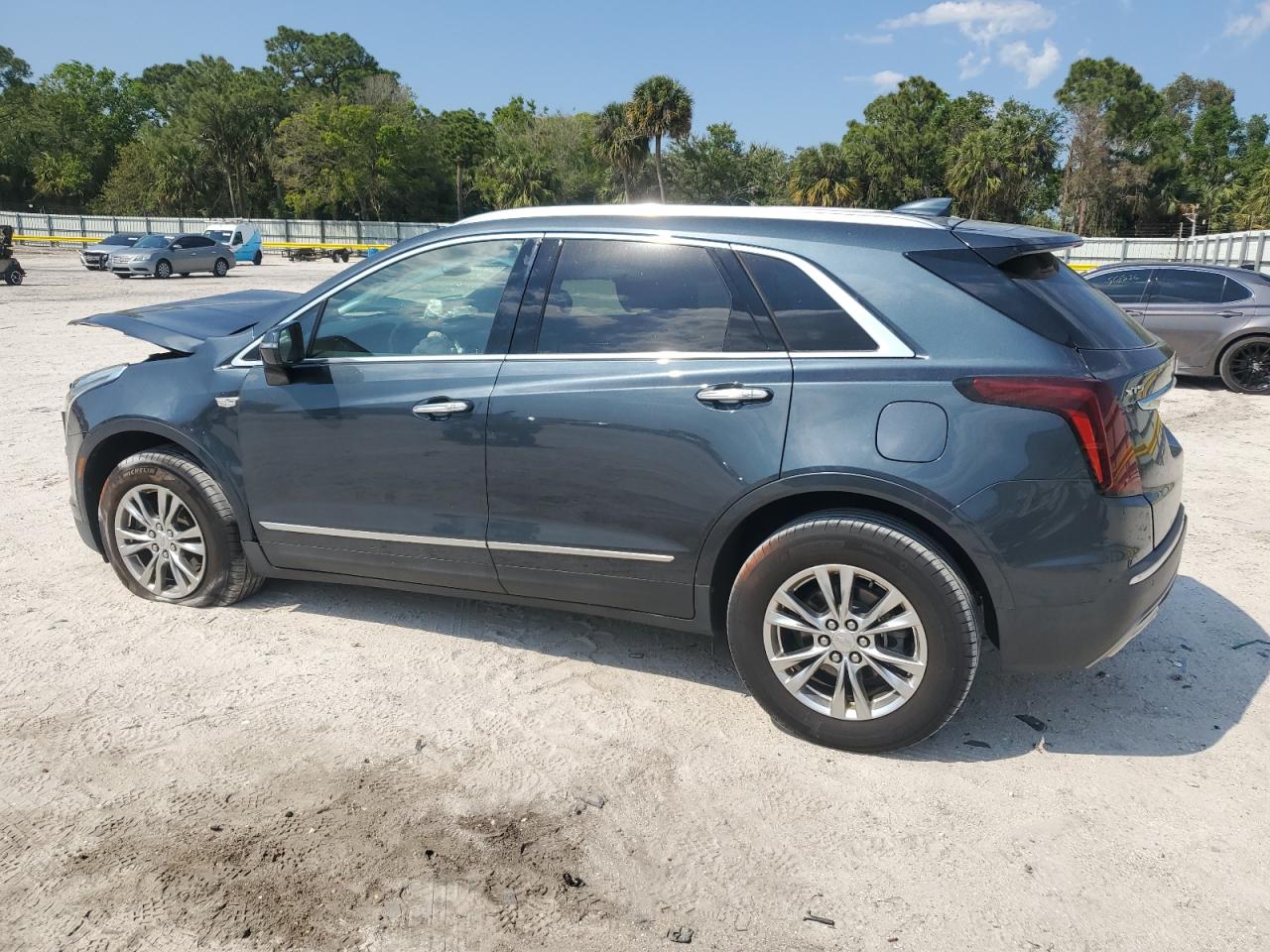 2020 Cadillac XT5 - Image 2