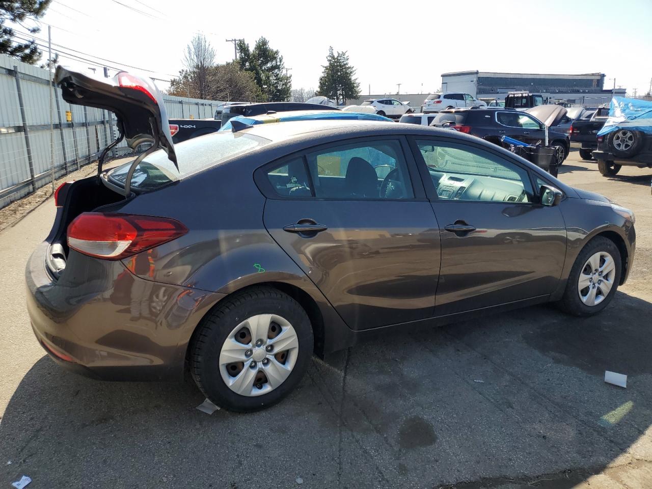 2017 Kia Forte - Image 3