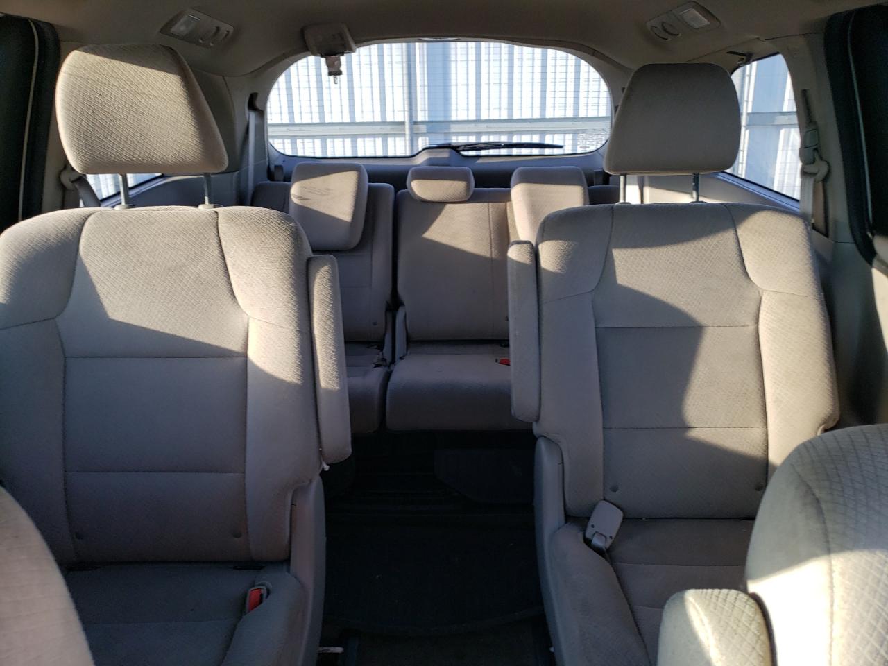2015 Honda Odyssey - Image 10