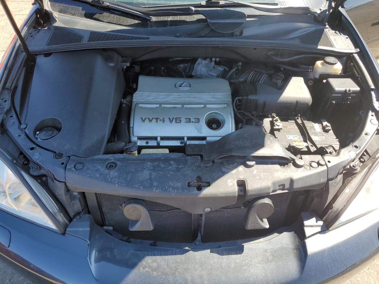 2005 Lexus RX - Image 12